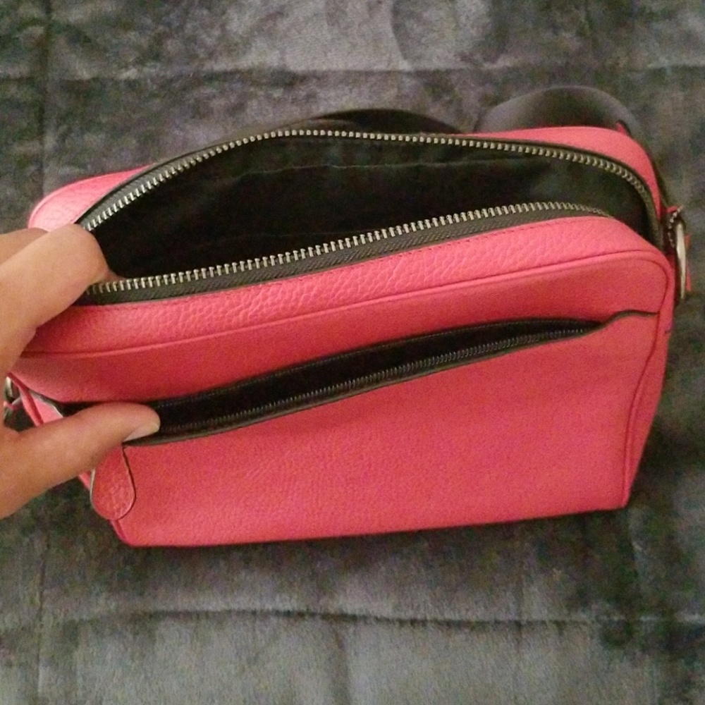 NWT! Metropolitan Slim Messenger Bag - Picture 3 of 5